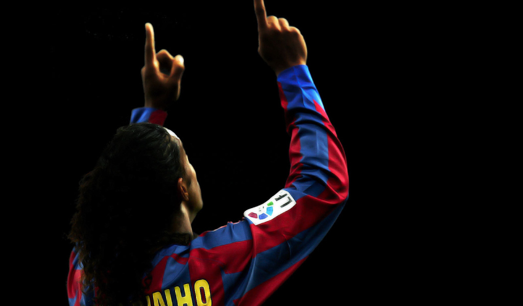 Футболист Атлетико Минейро Роналдиньо на черном фоне