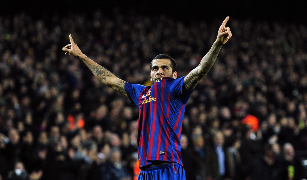 Футболист Барселоны Даниэл Алвес забил гол