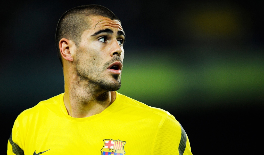 Футболист Барселоны Виктор Вальдес