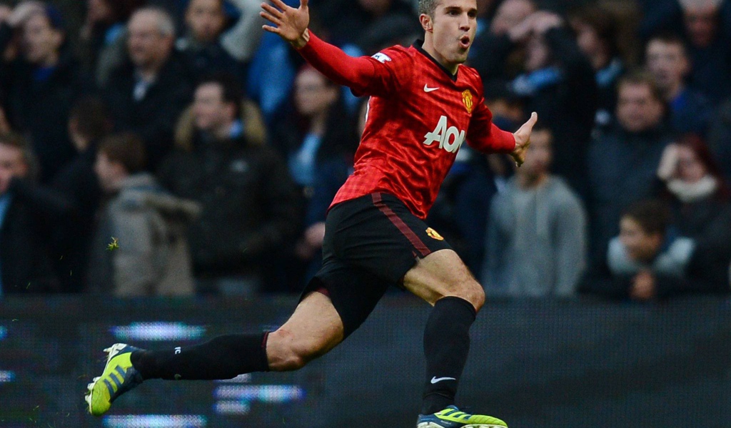Футболист Манчестер Юнайтед Робин ван Перси забил гол