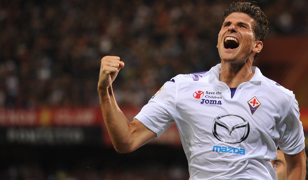 Нападающий Фиорентины Марио Гомес