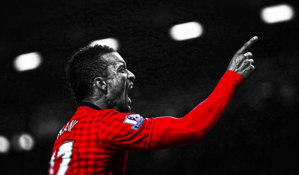  Полузащитник Манчестер Юнайтед Луиш Нани после победы