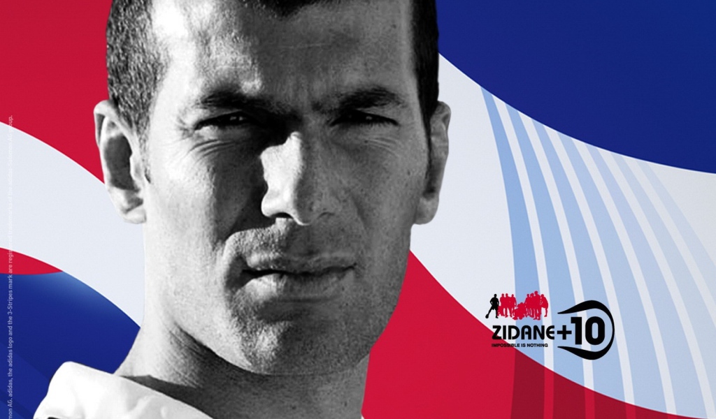 Легенда футбола Зинедин Зидан и французский флаг