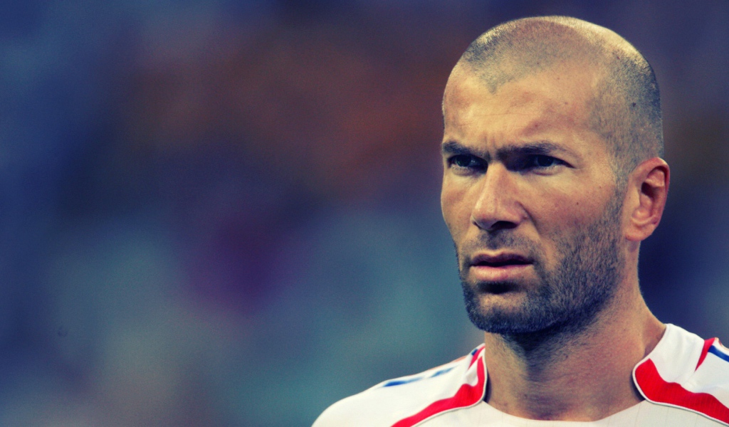  Легенда футбола Зинедин Зидан в гневе