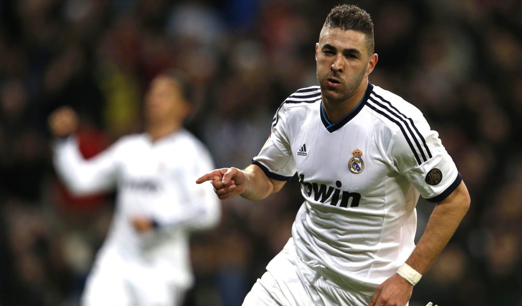  Игрок Реал Мадрида Карим Бензема после победы