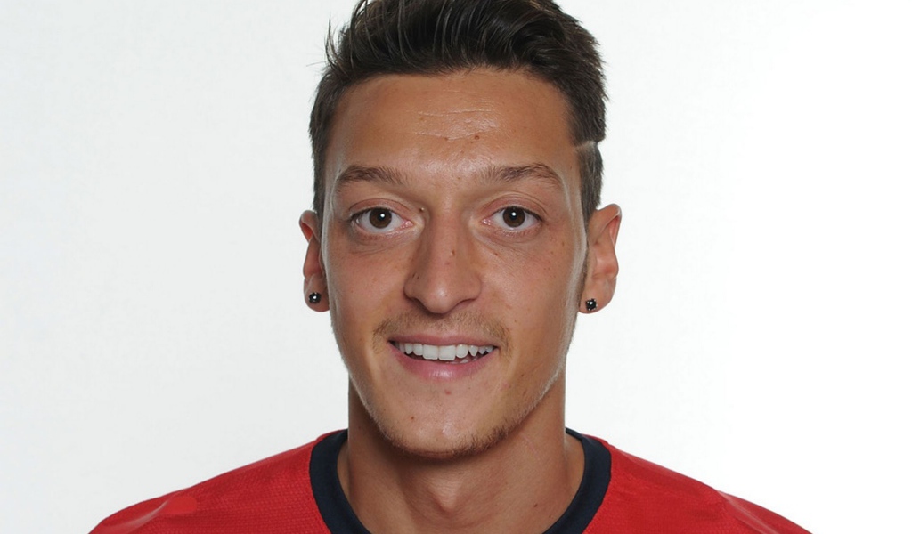 Игрок Арсенала Месут Озил крупным планом