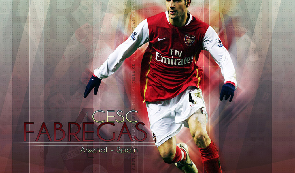 Игрок Барселоны Франсеск Фабрегас в цветах Арсенала