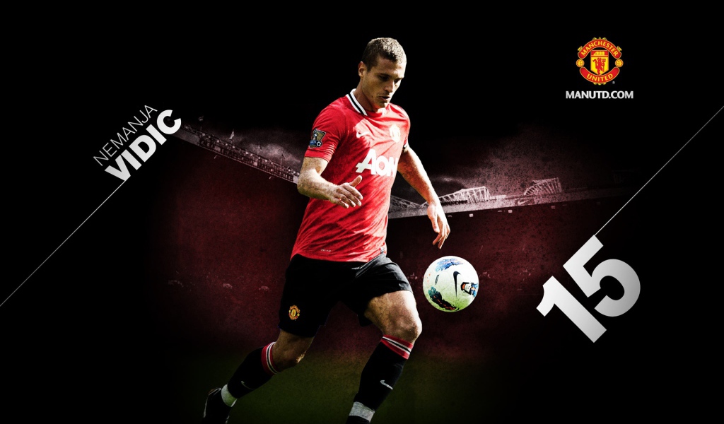  Игрок Манчестер Юнайтед Неманья Видич на поле