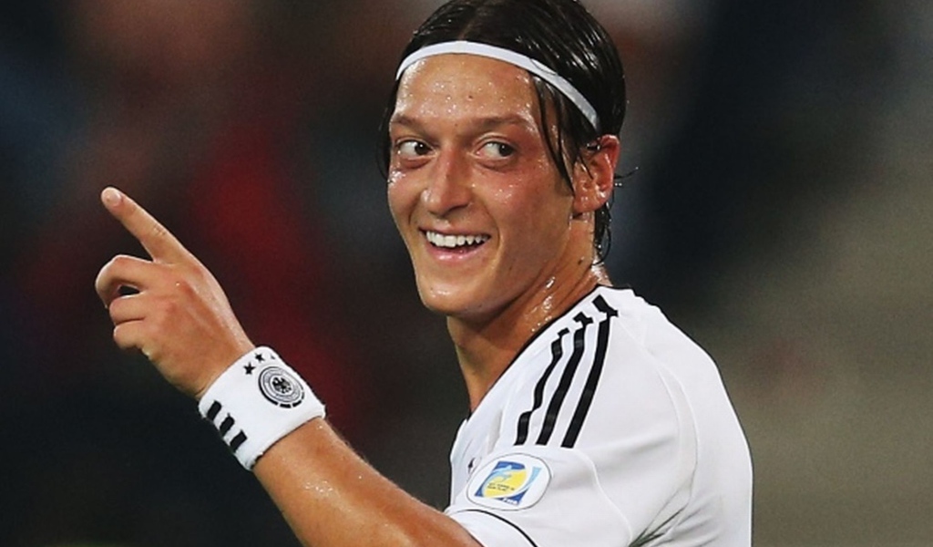 Гордость Арсенала Месут Озил