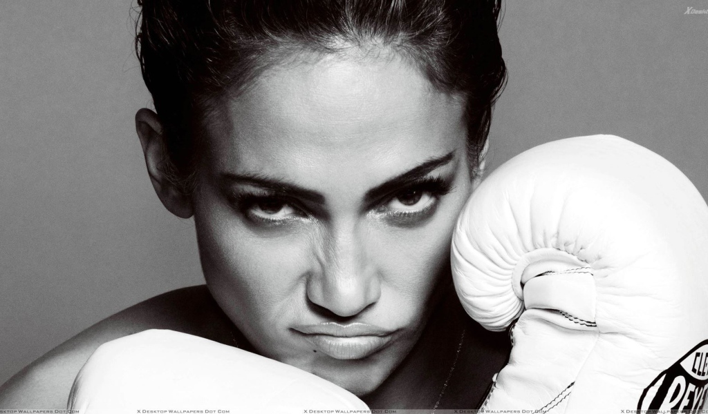 Дженнифер Лопес в боксёрских перчатках