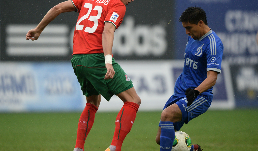 Полузащитник московского Локомотива Виталий Денисов