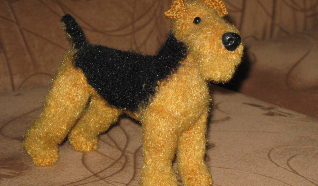 Игрушка вязаный эрдельтерьер