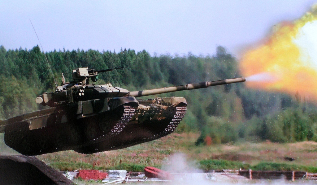 Выстрел из танка Т-90