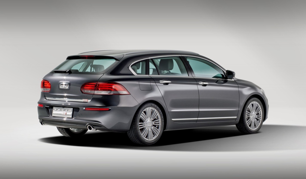 Автомобиль марки Qoros 3 2014