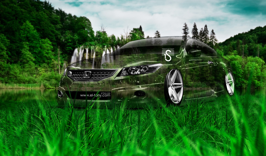 Honda Accord у водопада