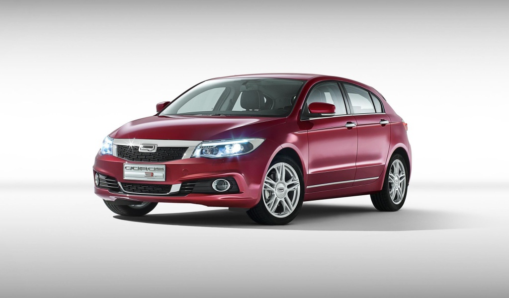 Надежный автомобиль Qoros 3 2014