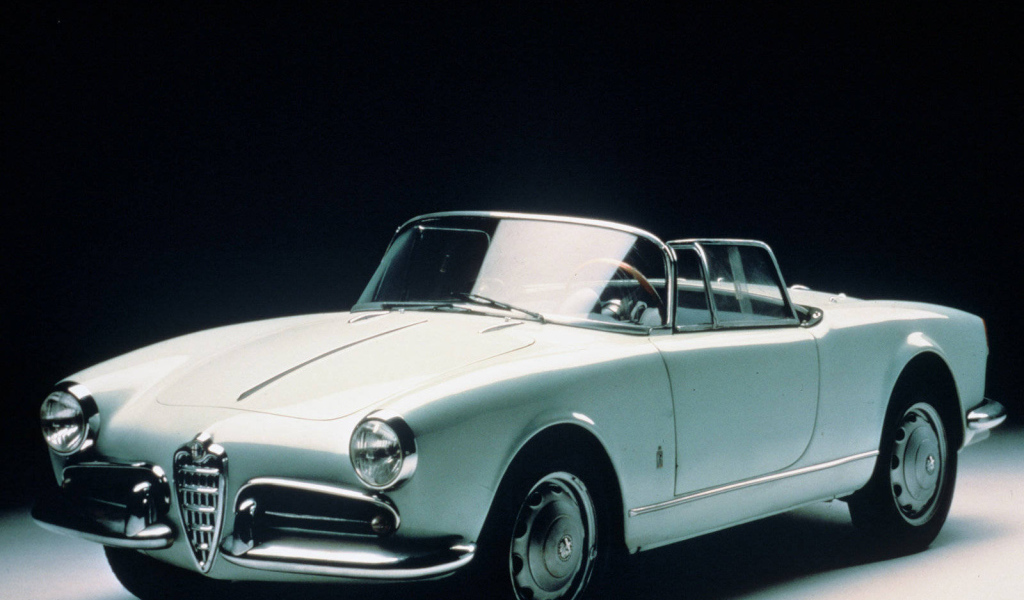 Автомобиль марки Alfa Romeo модели giulia