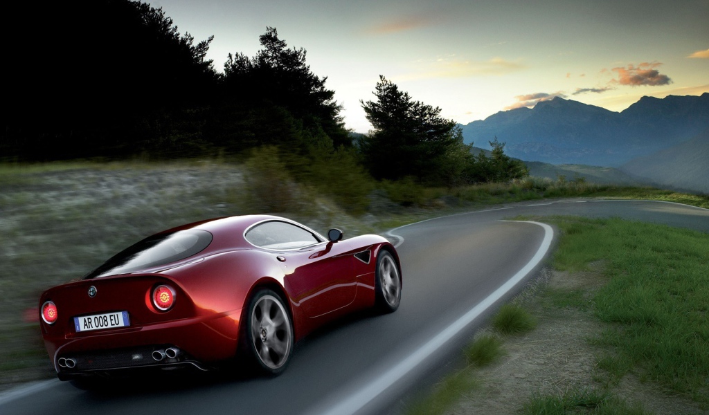 Дизайн автомобиля Alfa Romeo 8c competizione