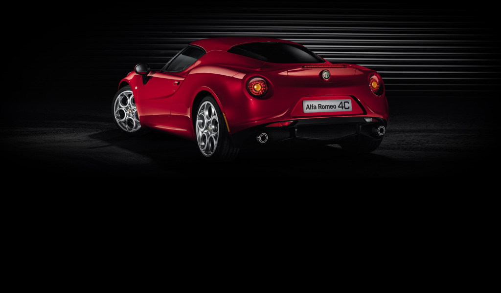 Новый автомобиль Alfa Romeo 4c