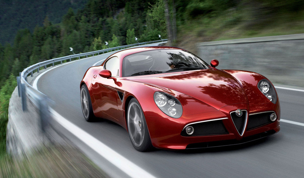 Новая машина Alfa Romeo 8c competizione