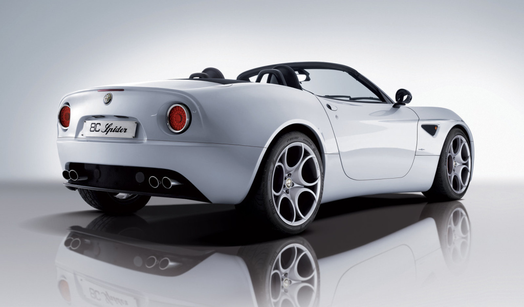 Новый автомобиль Alfa Romeo 8c spider