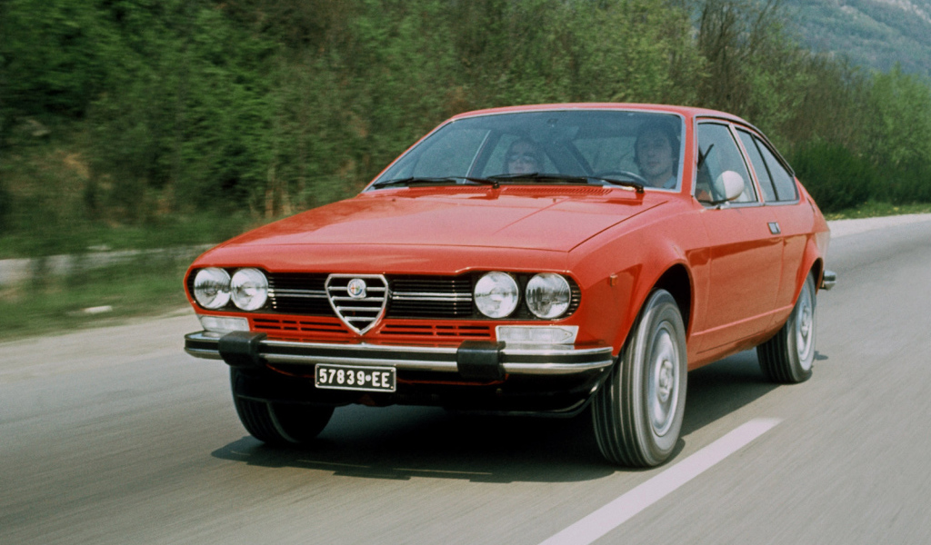 Надежная машина Alfa Romeo alfetta