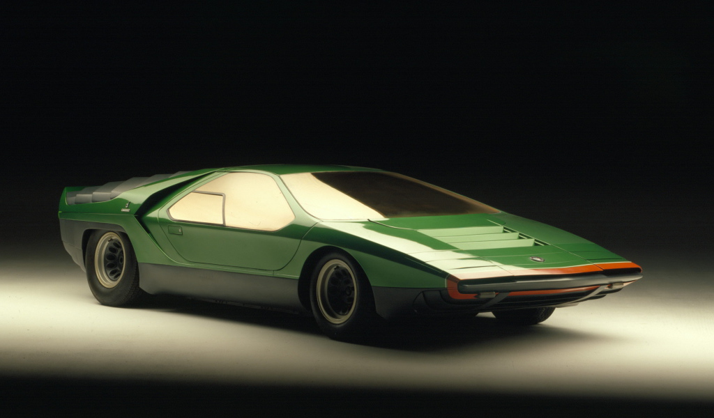 Надежный автомобиль Alfa Romeo carabo