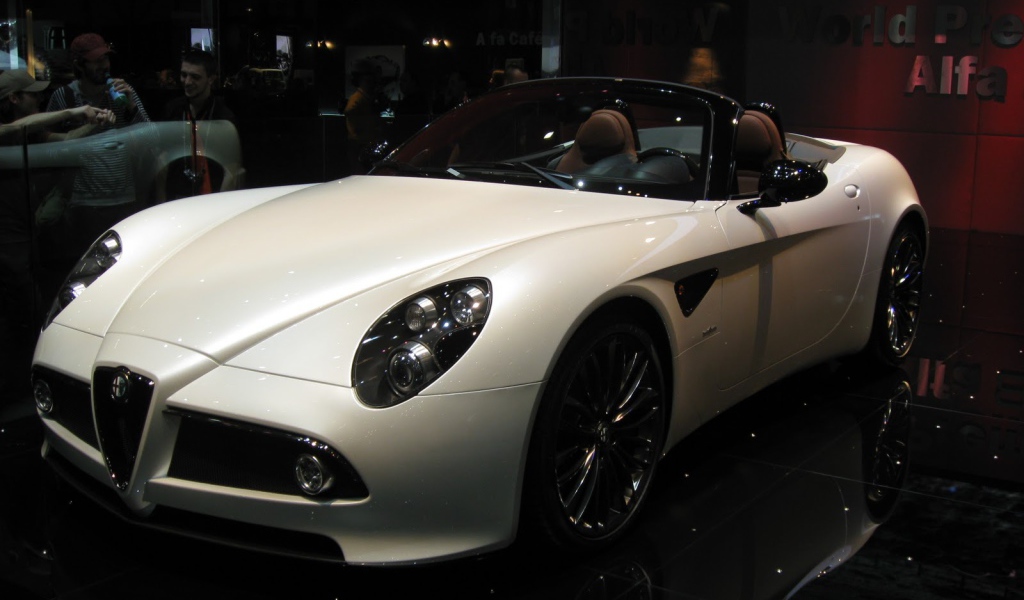 Тест драйв автомобиля Alfa Romeo 8c spider