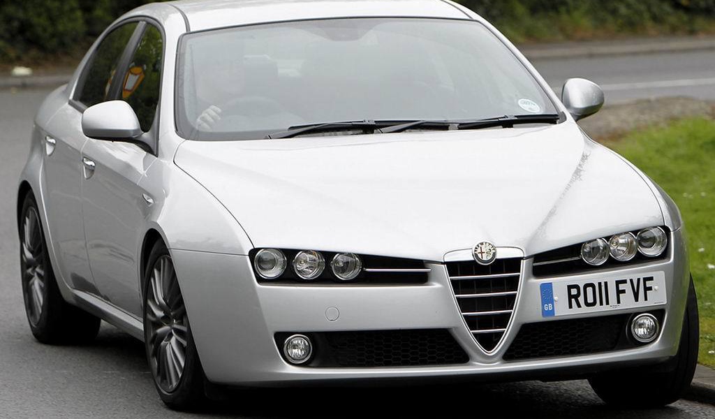 White Alfa Romeo 159