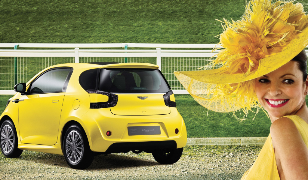 Автомобиль марки Aston Martin модели cygnet