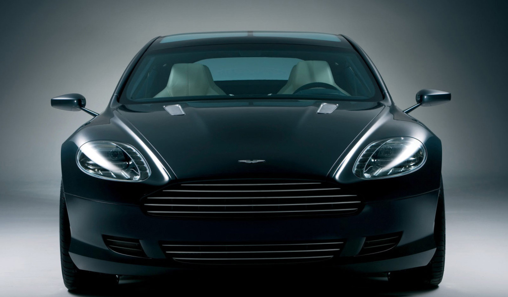 Автомобиль марки Aston Martin модели rapide