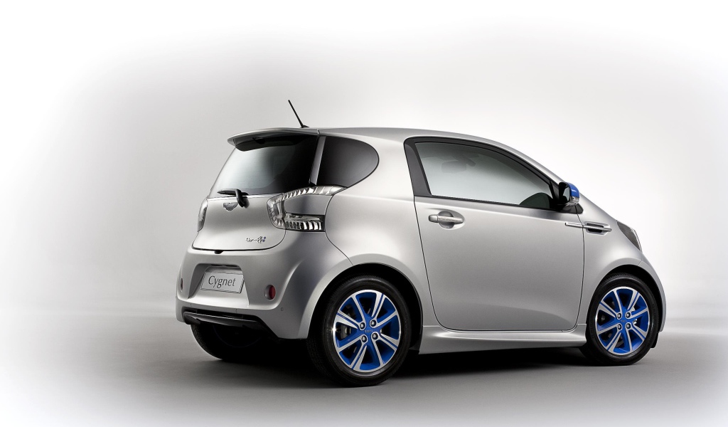 Дизайн автомобиля Aston Martin cygnet