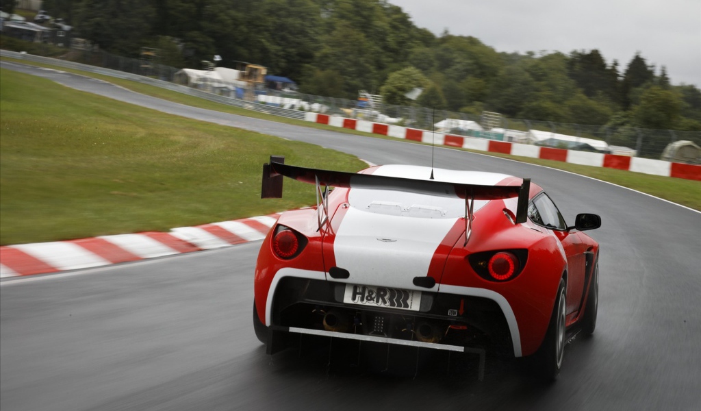 Дизайн автомобиля Aston Martin zagato