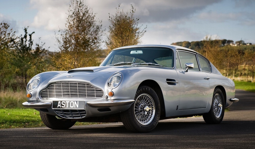 Новый автомобиль Aston Martin db5