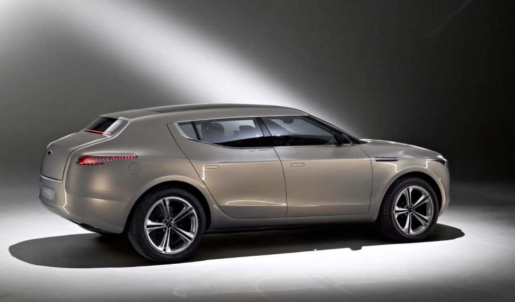 Новый автомобиль Aston Martin lagonda