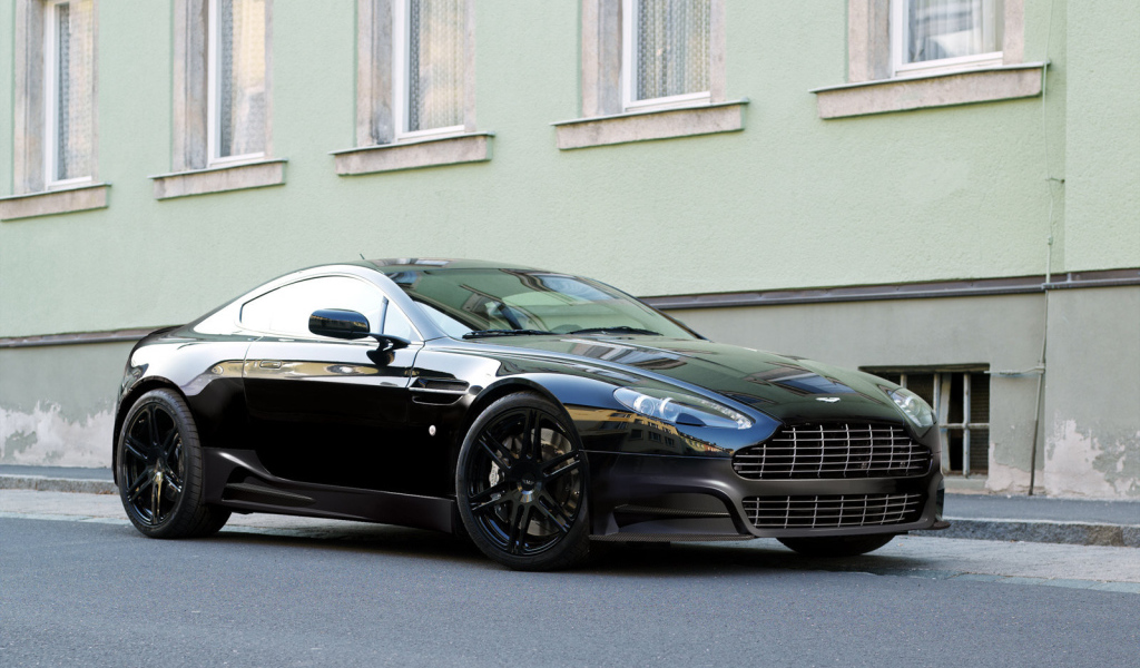 Новый автомобиль Aston Martin mansory