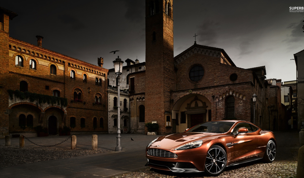 Новый автомобиль Aston Martin vanquish