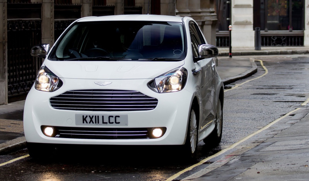 Надежный автомобиль Aston Martin cygnet