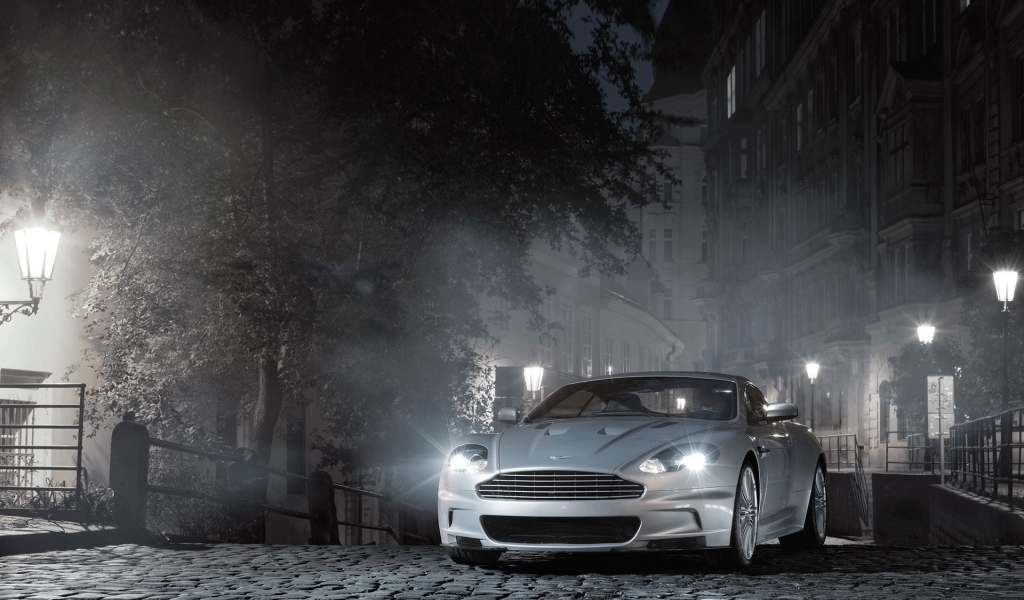 Надежная машина Aston Martin db9