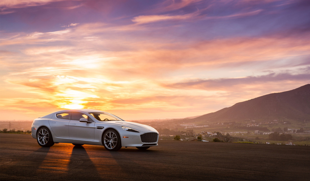 Надежный автомобиль Aston Martin 2014