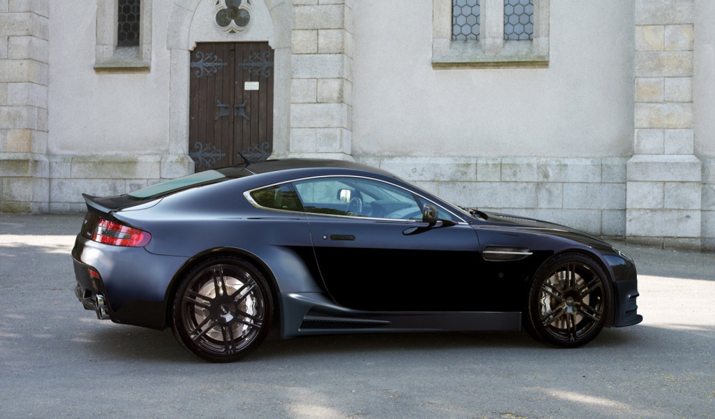 Надежный автомобиль Aston Martin mansory