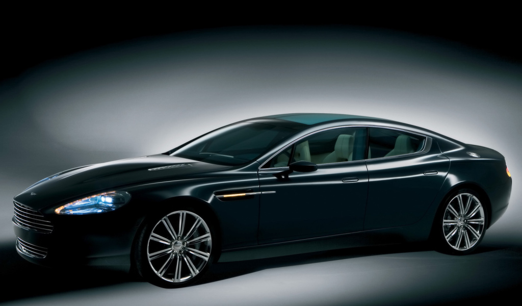 Надежный автомобиль Aston Martin rapide