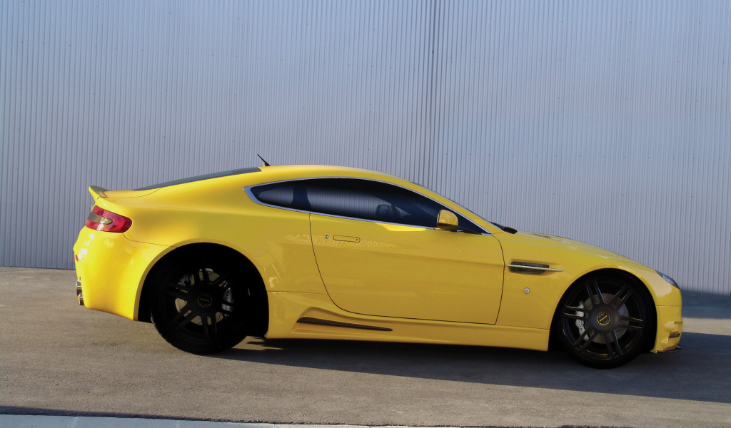 Надежная машина Aston Martin mansory