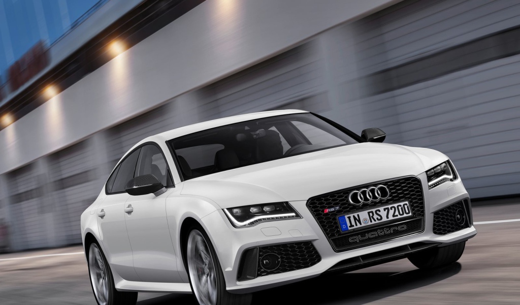 Красивый автомобиль Audi 2014