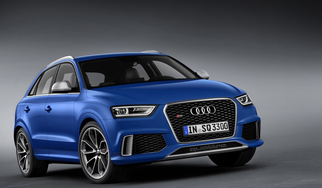 Красивый автомобиль Audi RS Q3 2014 года в Москве