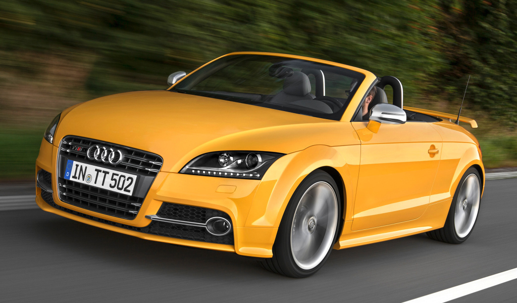 Красивый автомобиль Audi TT 2014 года в Москве