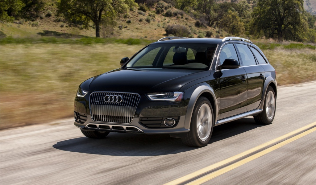 Красивый автомобиль Audi allroad