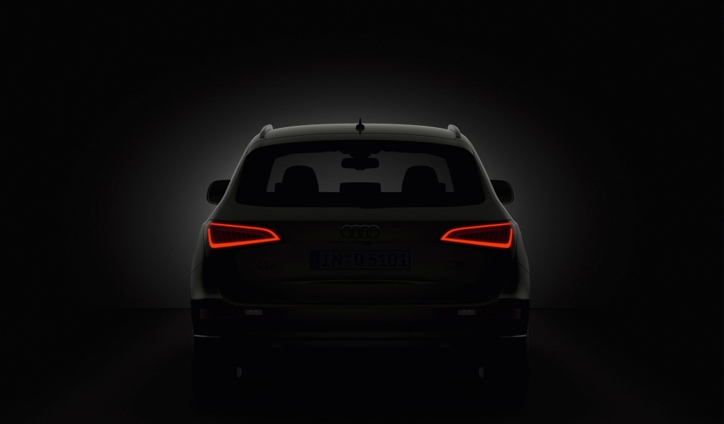 Красивый автомобиль Audi q5