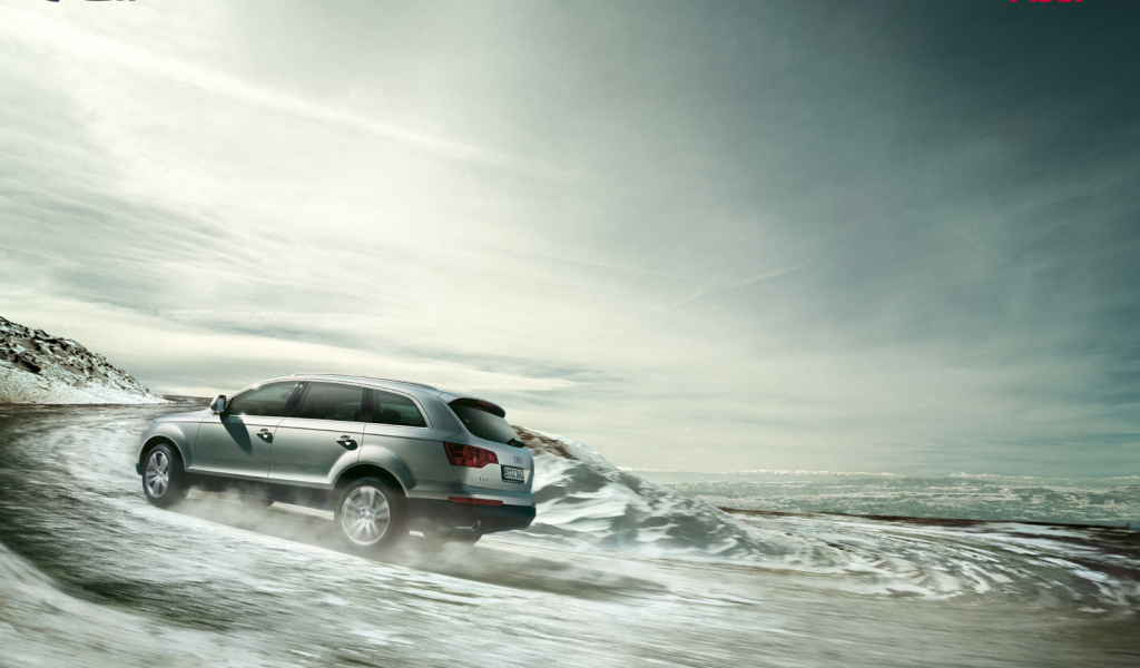 Красивый автомобиль Audi q7