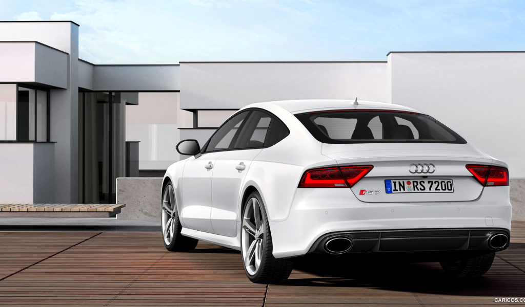 Красивый автомобиль Audi rs7 в Москве